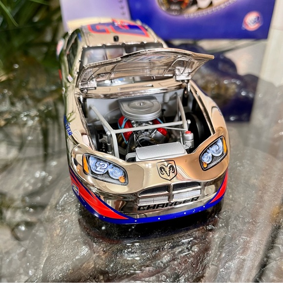 NASCAR Rusty Wallace #2 Snap-On 85th Anniv. 2005 Dodge Charger Color Chrome Ed. - Picture 5 of 13